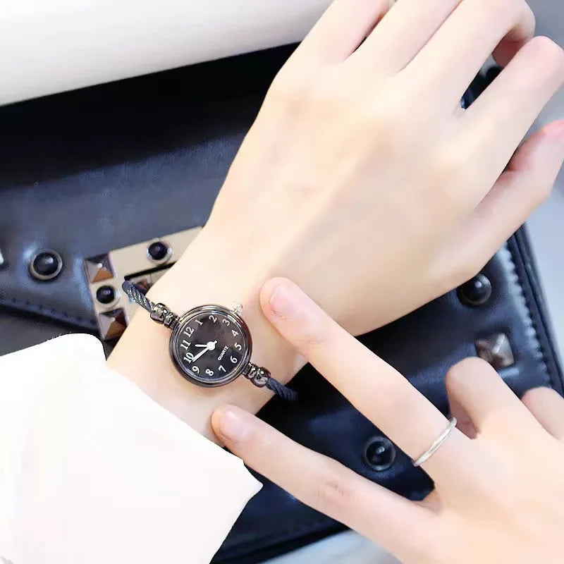 Retro Ladies Quartz Wristwatch Women Watches Small Gold Bangle Bracelet Watch Stainless Steel Clock Fashion Casual Dress Watch