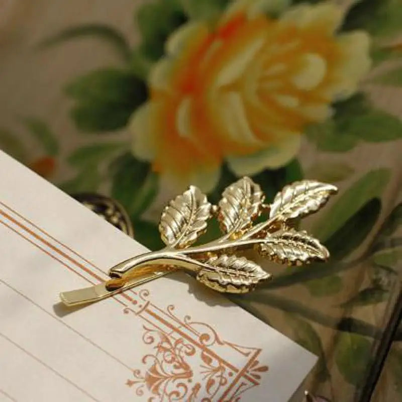 The Latest Models Three-dimensional Leaves Fresh Retro Small Hairpin Side Clip Hair Accessories Wholesale Hair Sticks Crystal