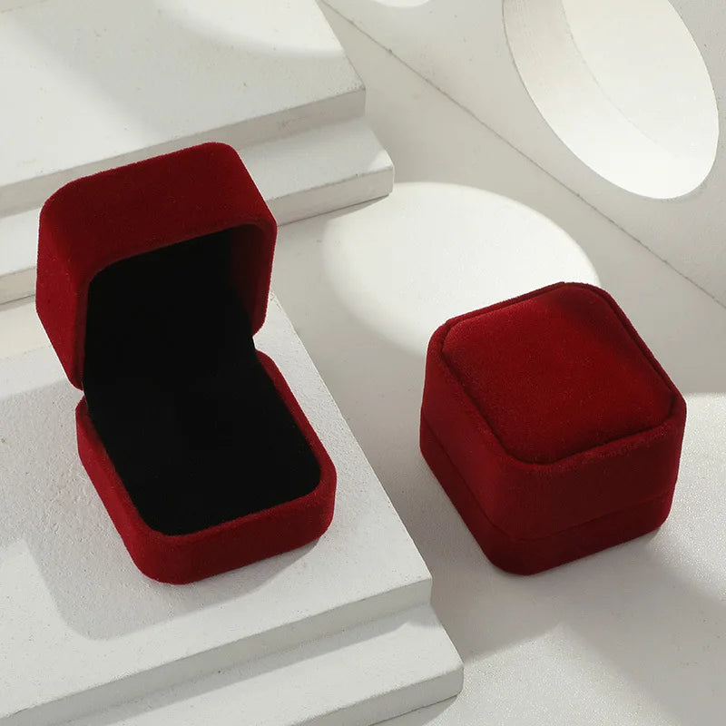 Square Red Engagement Velvet Earring Ring Box Organizer For Valentine Day Gift Wedding Ring Showcase Jewelry Packaging Wholesale