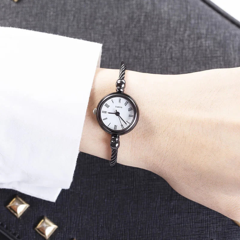 Retro Ladies Quartz Wristwatch Women Watches Small Gold Bangle Bracelet Watch Stainless Steel Clock Fashion Casual Dress Watch