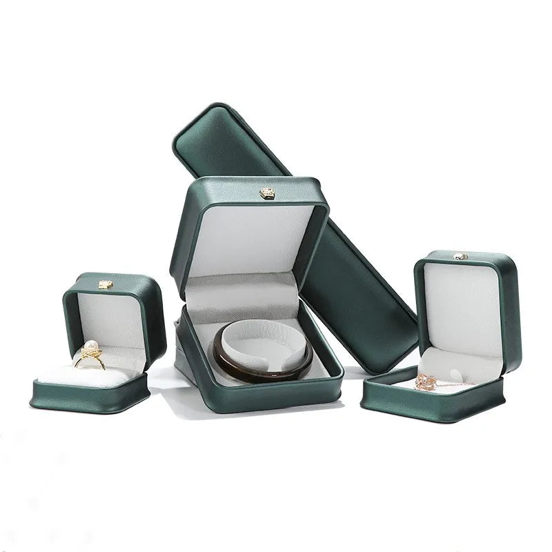 1Pc Leather Jewelry Organizer Wedding Ring Box Pendant Bracelet Necklace Storage Case Gift Packaging Display Box Wholesale