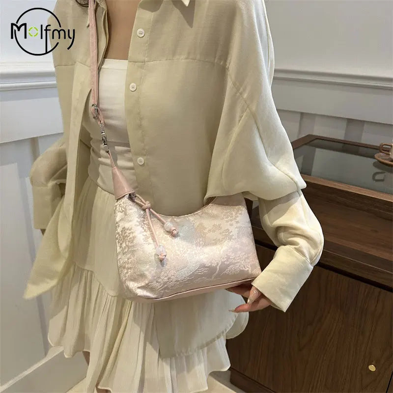 Designer Luxury Bags Woman Sweet Embroidery Shoulder Bag Nylon Texture Pearl Pendant Crossbody Handbag Bucket Handbag Women Girl
