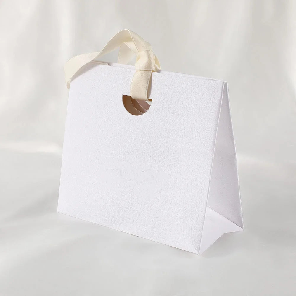 Luxury Brand Jewelery Packaging with Ribbon Paper Gift Wrapping Bag Eadphones Lipstick Storage Wedding Party Gift Tote Handbag