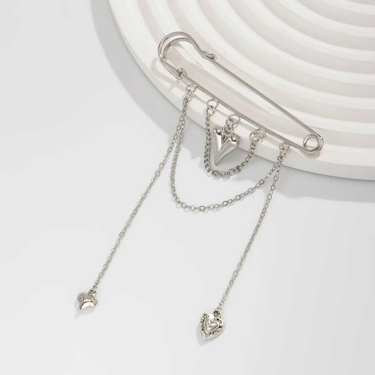 Simple Heart-shaped Pendant Pants Decoration with Short Pins, Versatile Chain Tassels, and Foot Accessories