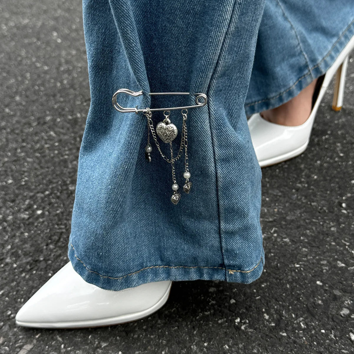 Retro Metal Heart-Shaped Tassel Pendant Pin Pants Ankle Chain 2025 Creative Sweet Imitation Pearl Girl Fashion Charm Jewelry