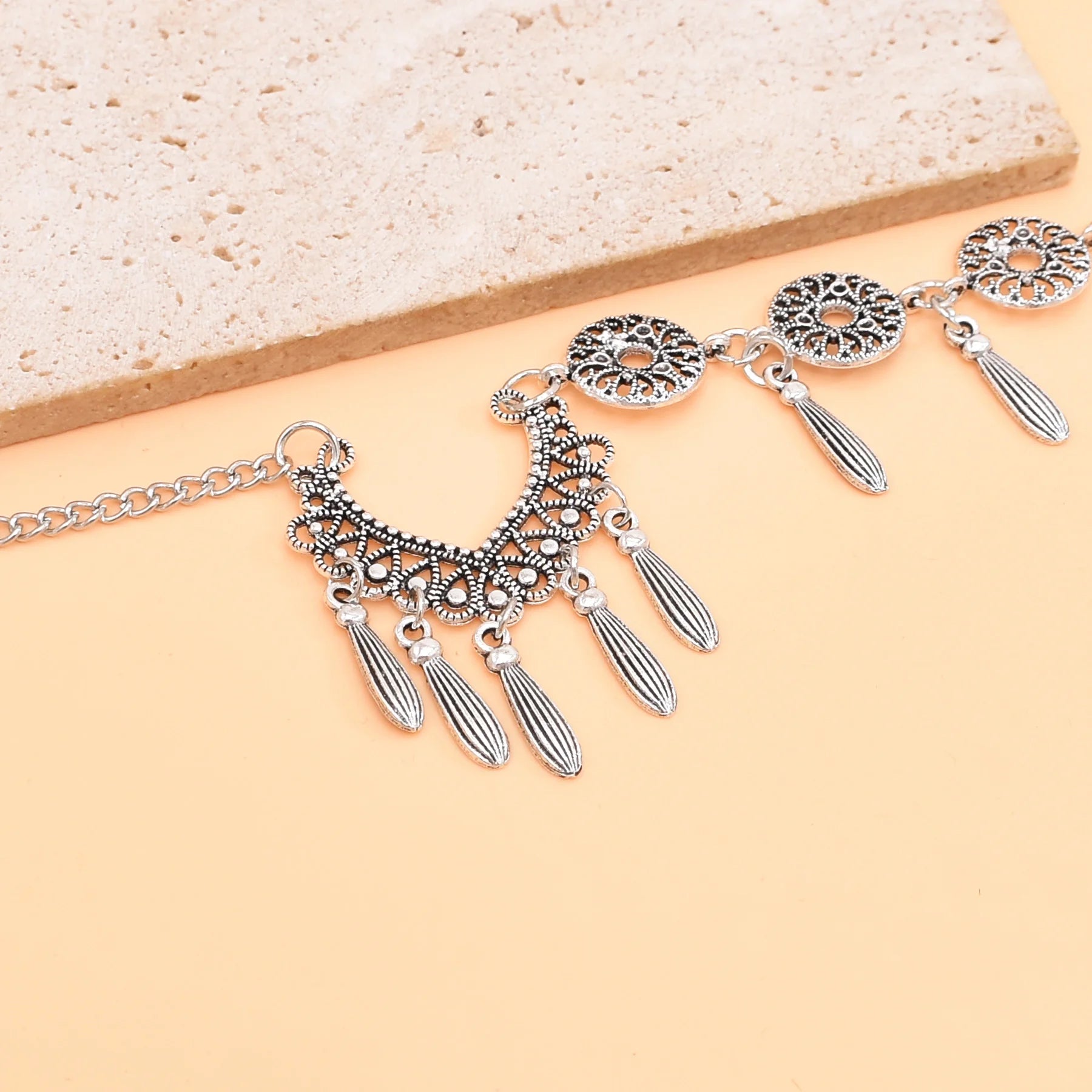 Retro Silvery Alloy Hollow Moon Pendant Forehead Headpiece for Women Boho Ethnic Indian Hippie Party Hair Accessories Jewelry
