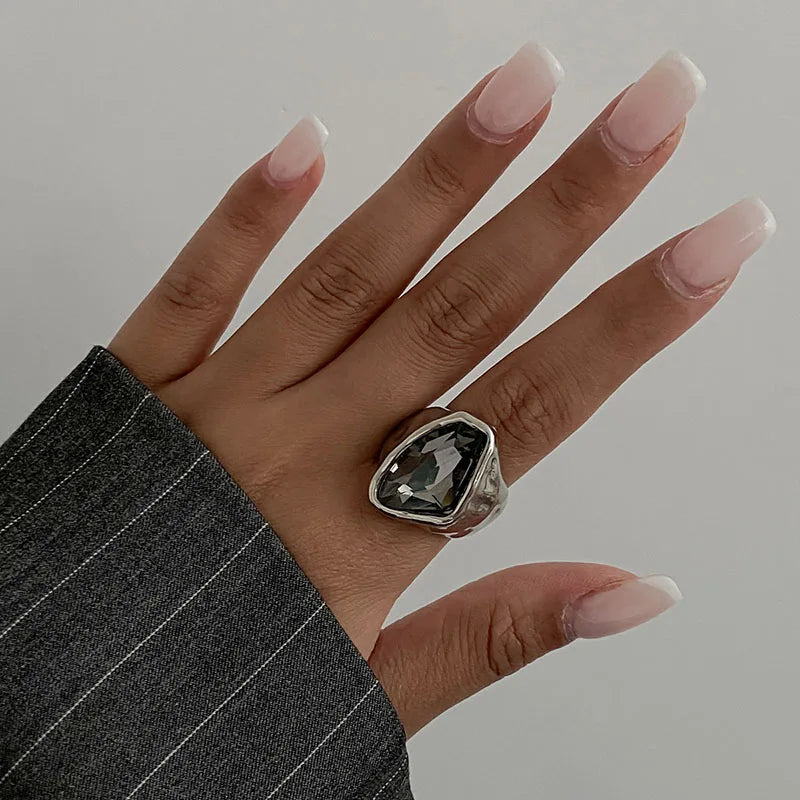 Fashion Grey Crystal Geometric Ring Women Design Silver Color Square Finger Rings Asymmetrical Zircon Daily Wear Jewelry Gifts