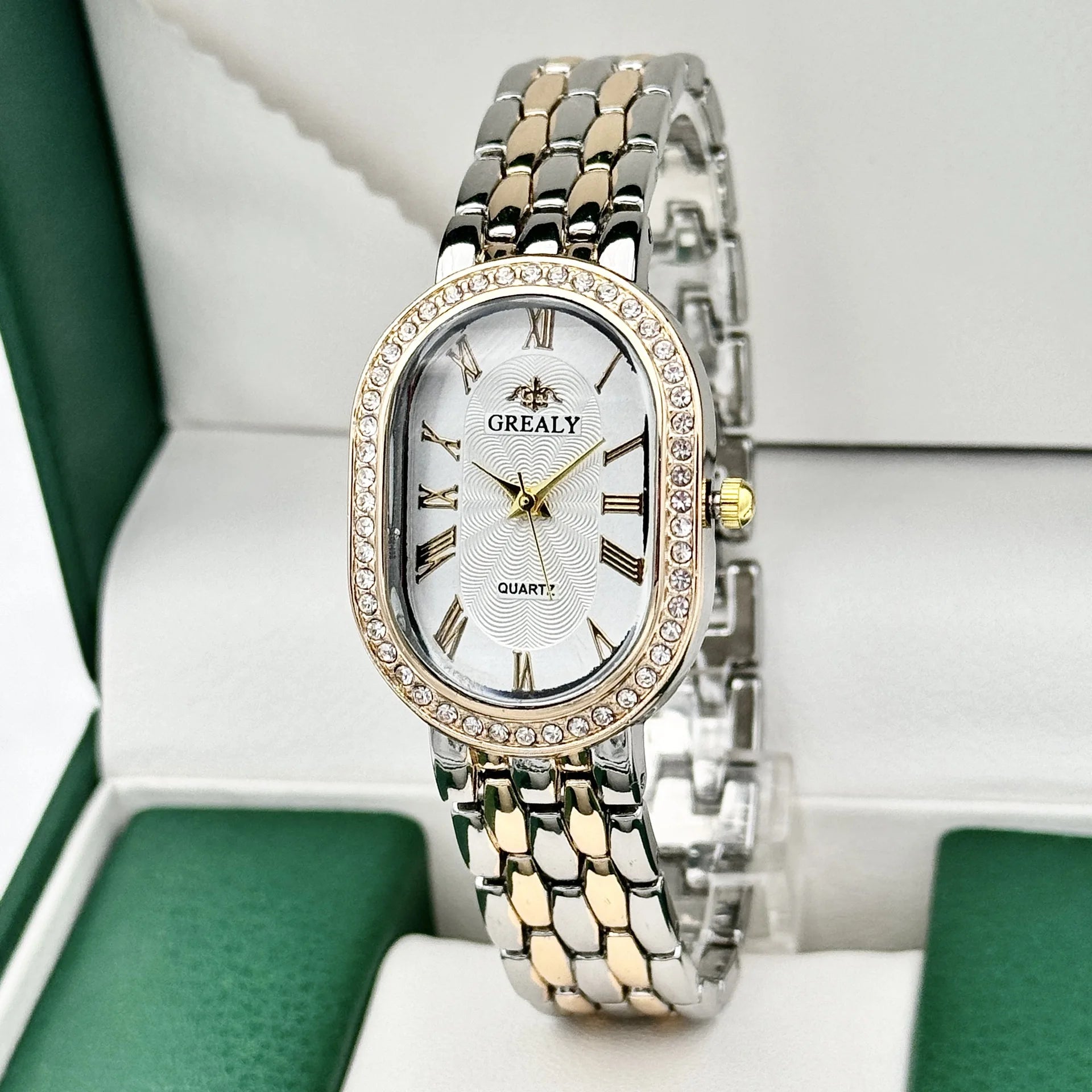 Ladies' Watches Fashionable Luxury Wrist Watch Diamond Encrusted Oval Roman Numeral Dial Quartz Watch Women's Clock