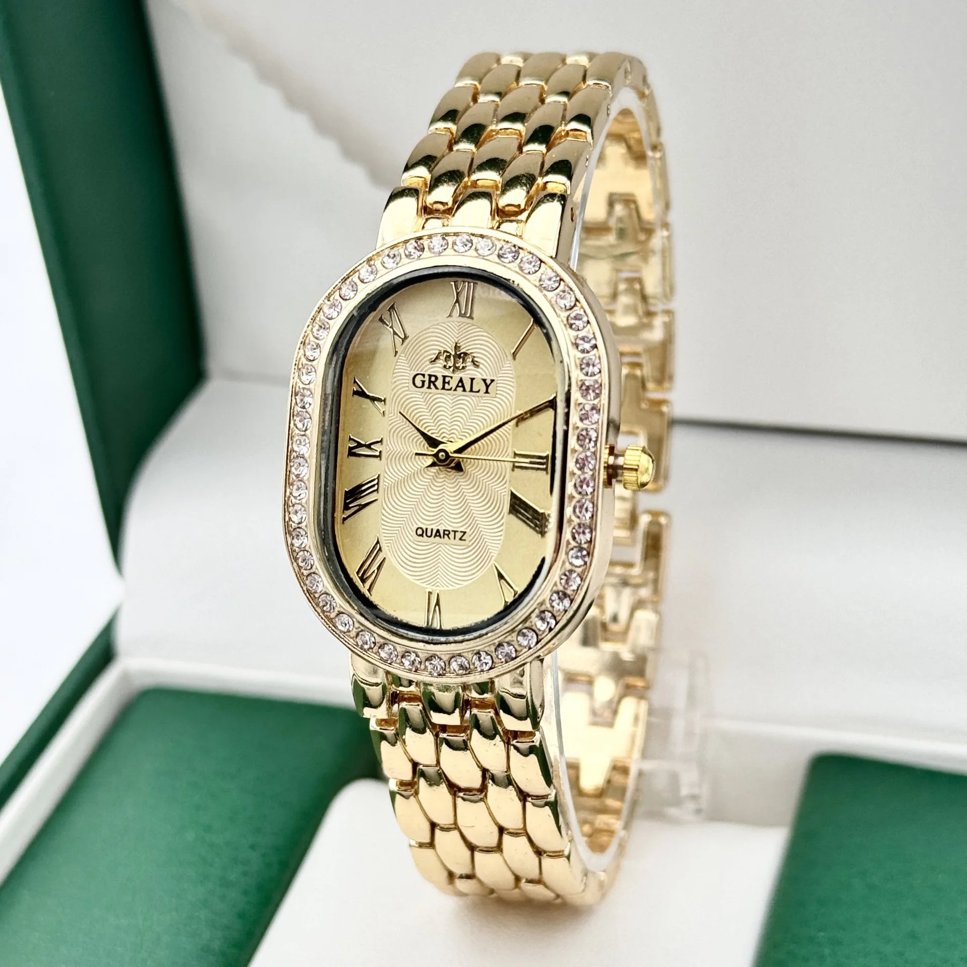 Ladies' Watches Fashionable Luxury Wrist Watch Diamond Encrusted Oval Roman Numeral Dial Quartz Watch Women's Clock