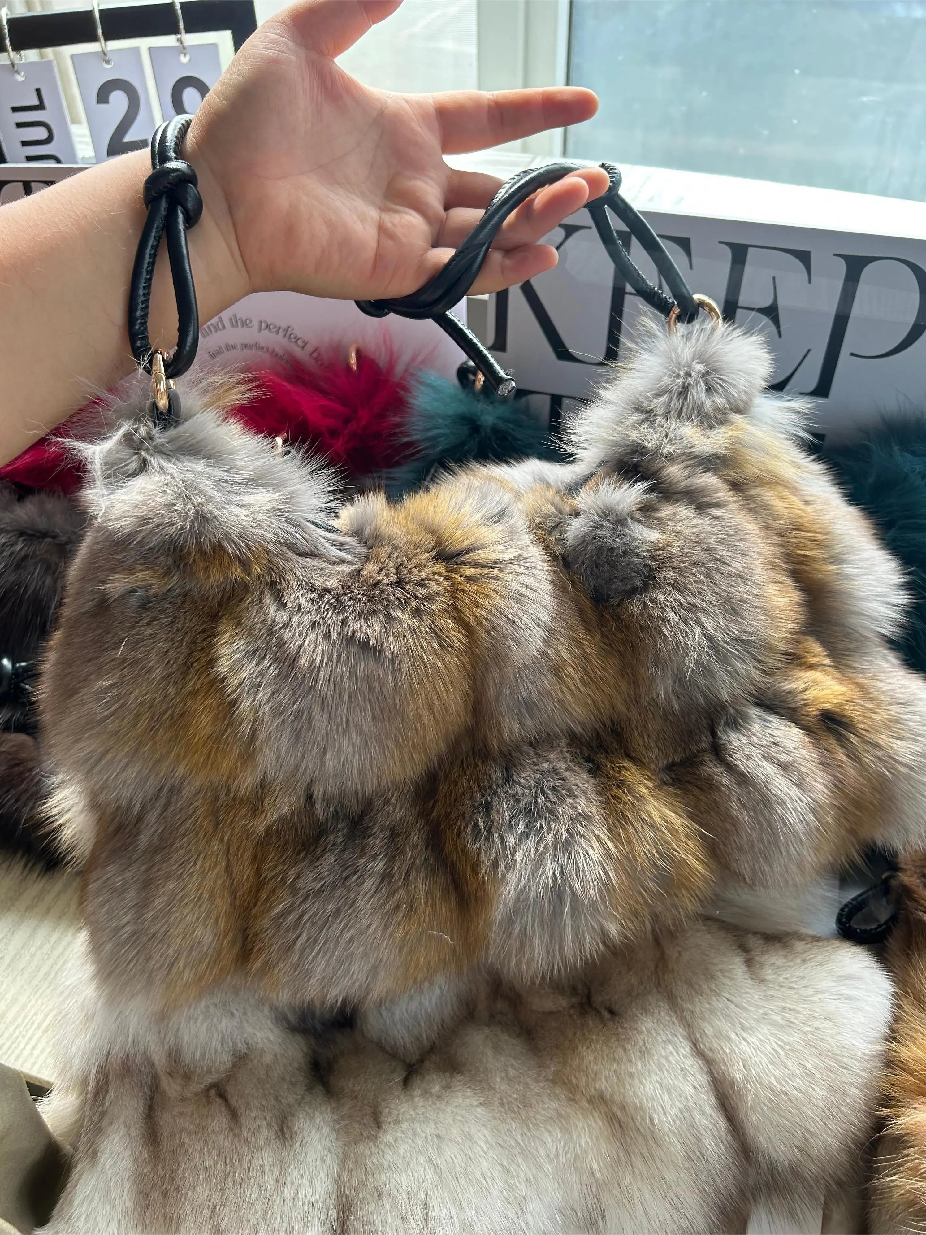 Winter Fox Fur Bag Women's  Bag Fashion  Handbag Ladies Bags Purses Women Shoulder Bag Real Silver Fox Fur Messenger Bags