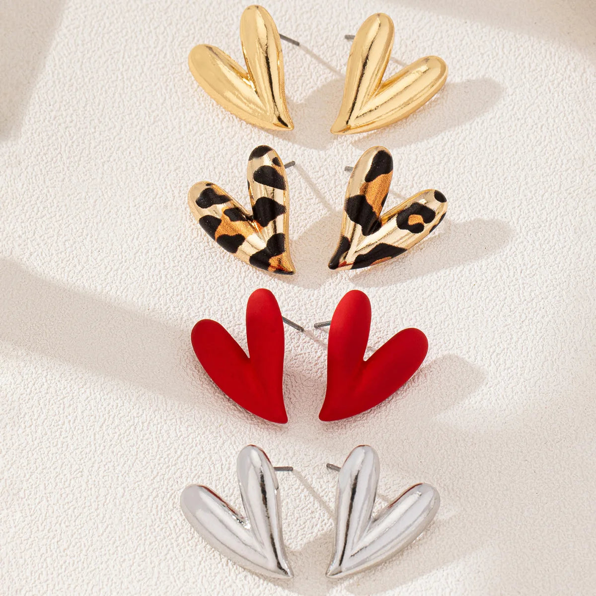 3 Pairs Elegant Design Metallic Enamel Leopard Love Heart Earring Sets Suitable for Party Valentine's Day Give To A Friend Gifts