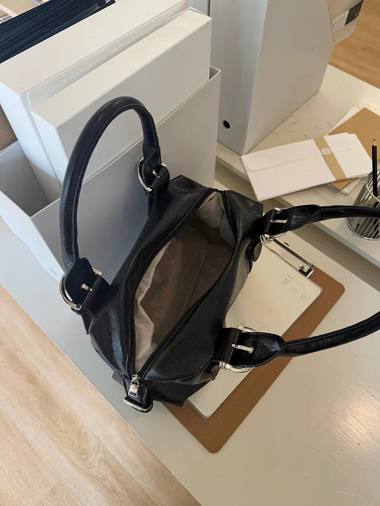 Fashion Rivet Women Shoulder Bag PU Leather Hot Girl Motorcycle Bag Bolsa Feminina Female Underarm Bag Ladies Big Handbag Black