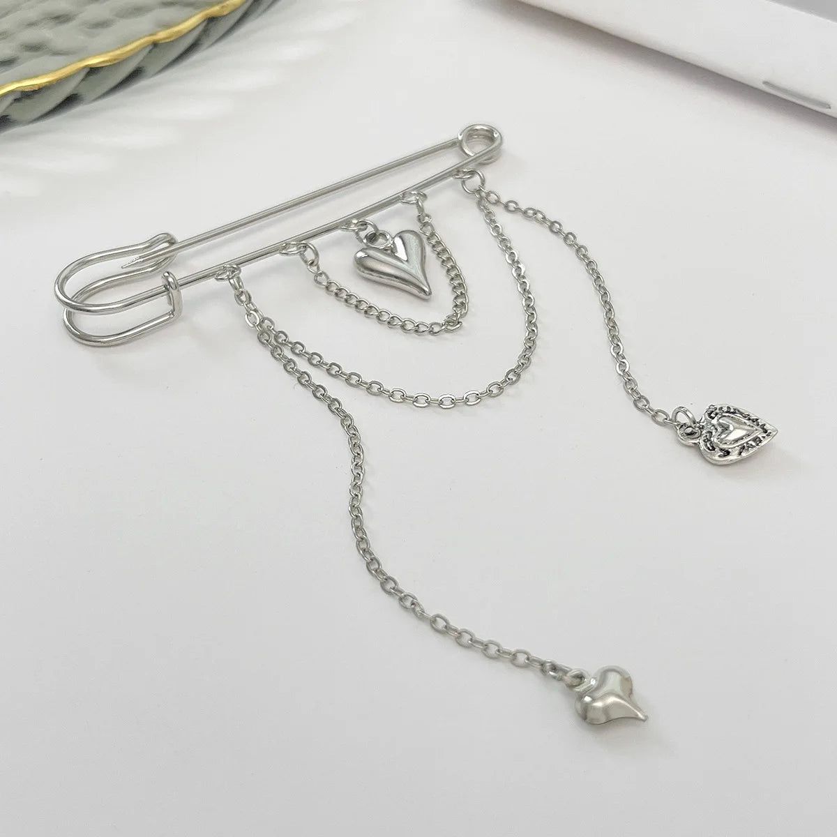 Simple Heart-shaped Pendant Pants Decoration with Short Pins, Versatile Chain Tassels, and Foot Accessories