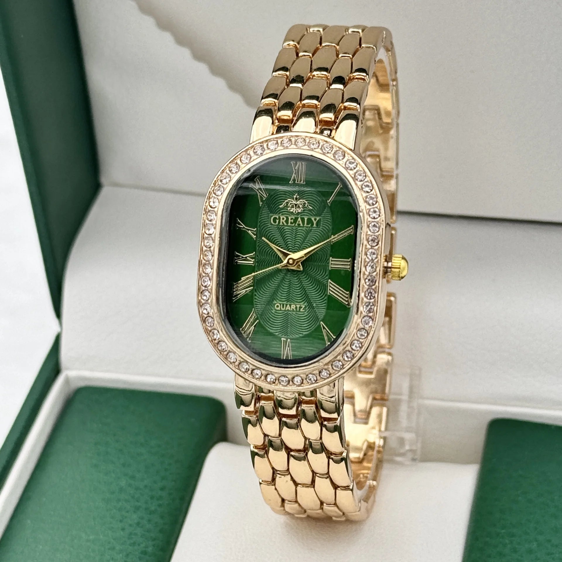 Ladies' Watches Fashionable Luxury Wrist Watch Diamond Encrusted Oval Roman Numeral Dial Quartz Watch Women's Clock