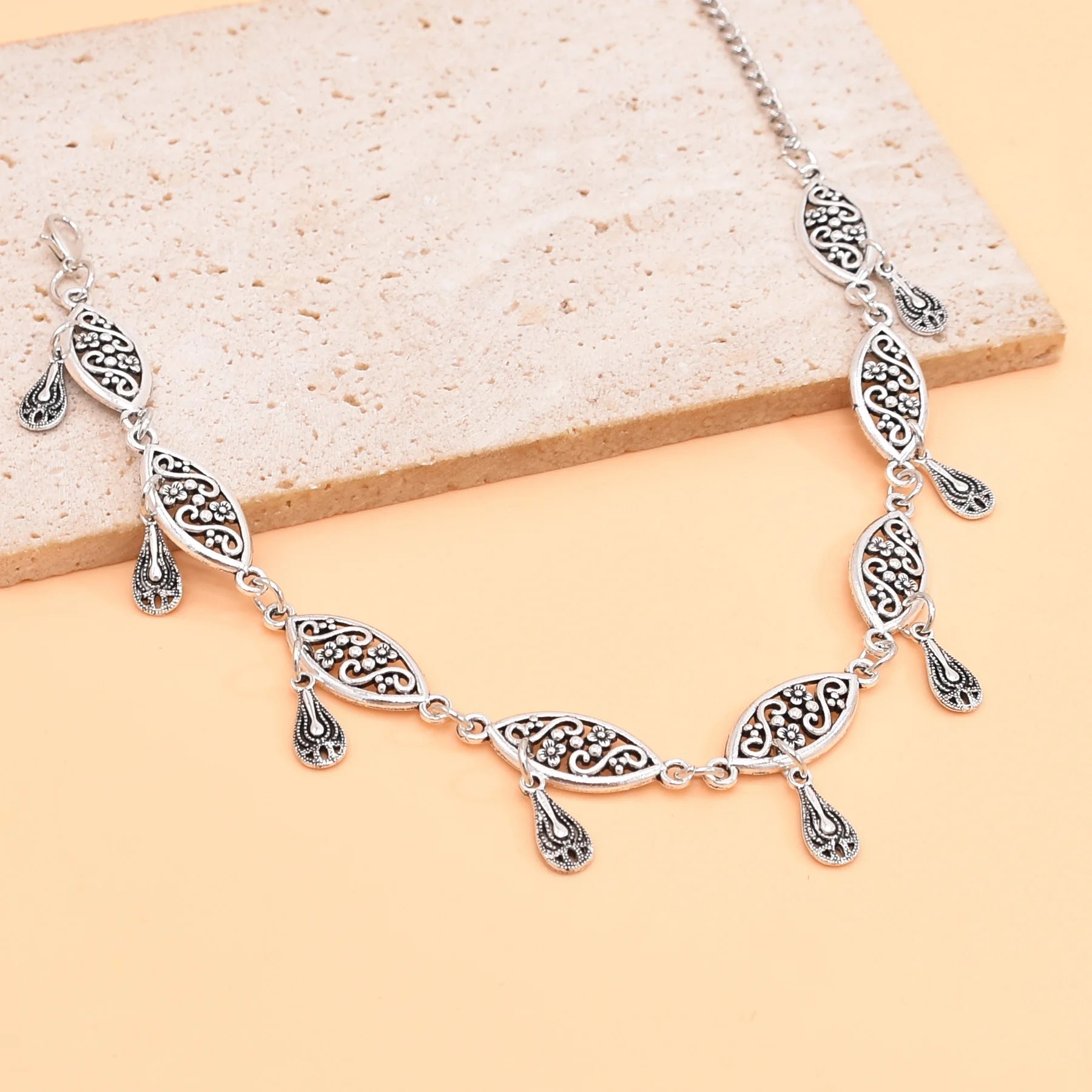 Retro Silvery Alloy Hollow Moon Pendant Forehead Headpiece for Women Boho Ethnic Indian Hippie Party Hair Accessories Jewelry