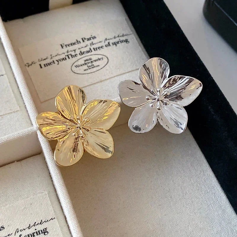 LATS 2024 New Flower Ring for Women Simple Temperament Party Fashion Trendy Charm Waterproof Jewelry Gifts Wholesale