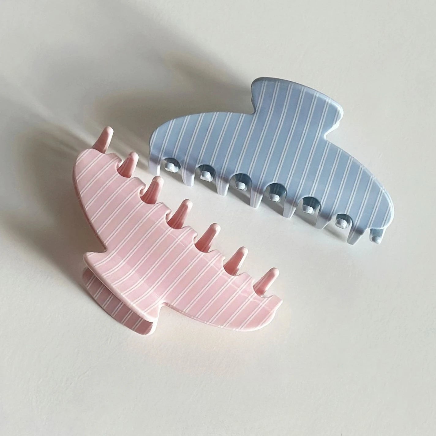 Fashion Large Hair Claw Clips for Women Girls Retro Checkered Polka Dot Strong Hold Non-slip Hair Accessories for Everyday Wear