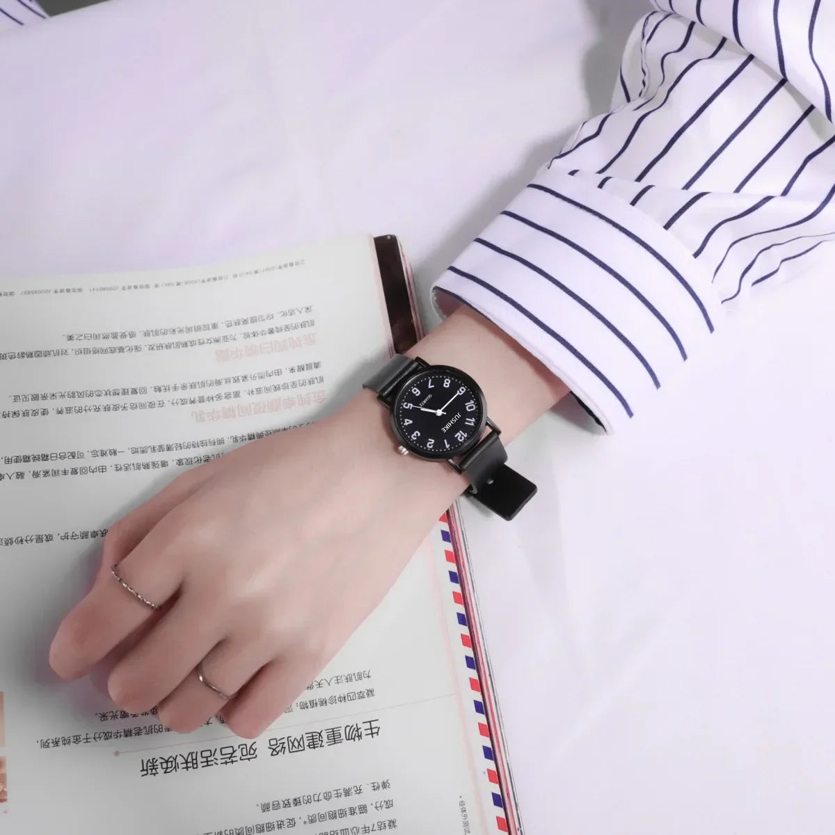 Simple Black White Women Quartz Watches Minimalist Design Silicone Strap Bracelet Wristwatch Women's Fashion Dress Watch Gifts