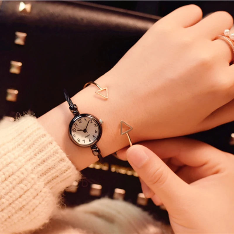 Retro Ladies Quartz Wristwatch Women Watches Small Gold Bangle Bracelet Watch Stainless Steel Clock Fashion Casual Dress Watch