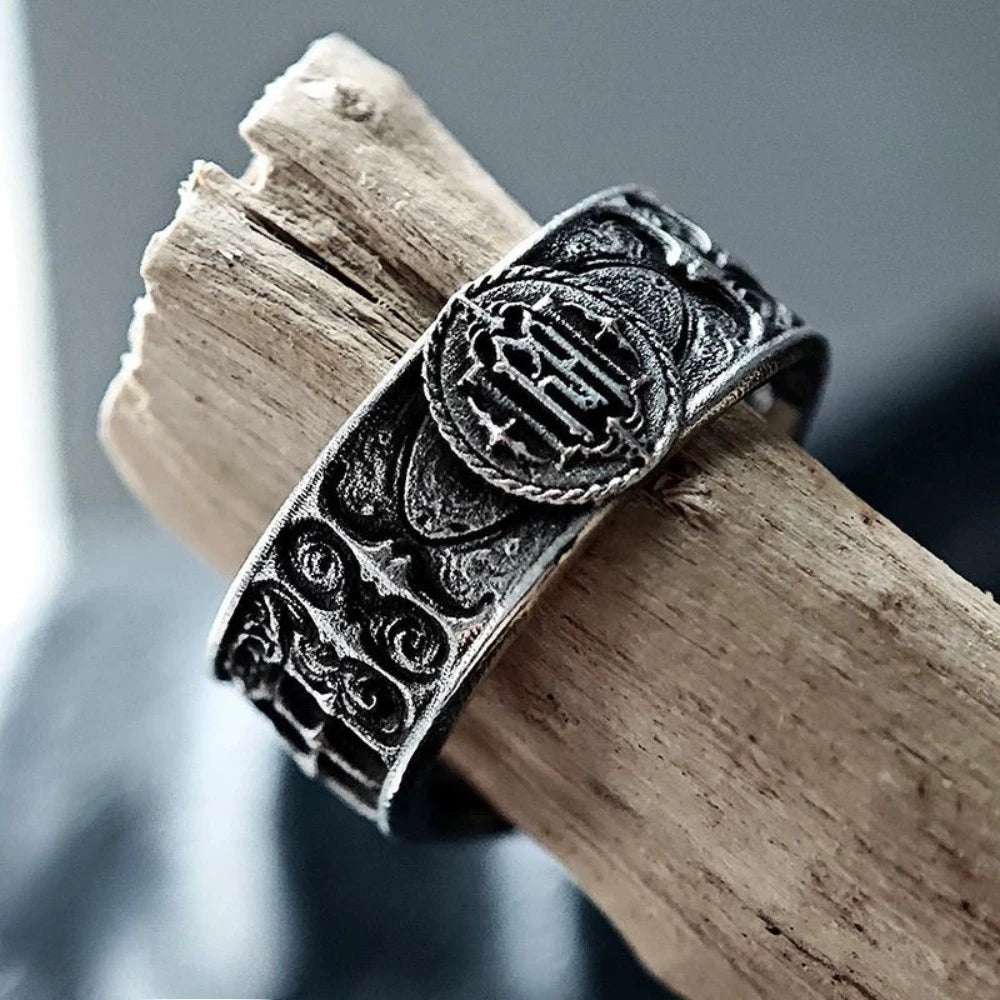 Retro Personality Ancient Silver color Hollowed-out Relief Crown Castle Rings for Women Men Halloween Fashion Gothic Jewelry