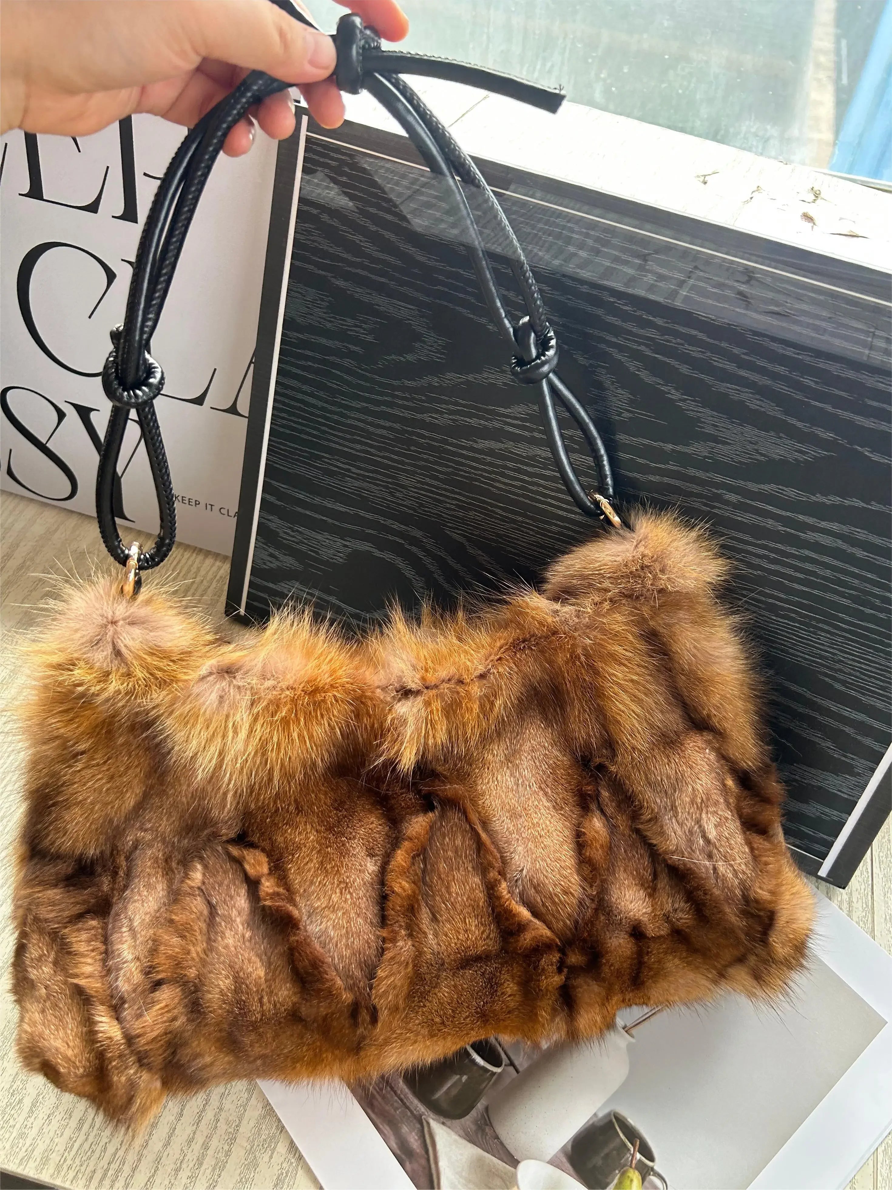 Winter Fox Fur Bag Women's  Bag Fashion  Handbag Ladies Bags Purses Women Shoulder Bag Real Silver Fox Fur Messenger Bags