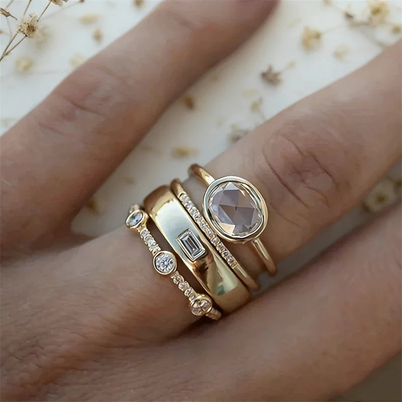 Attractive Gold Color Inlaid with White Stone Round Rings Set Fashion Party Gorgeous Engagement Wedding Rings for Women Jewelry
