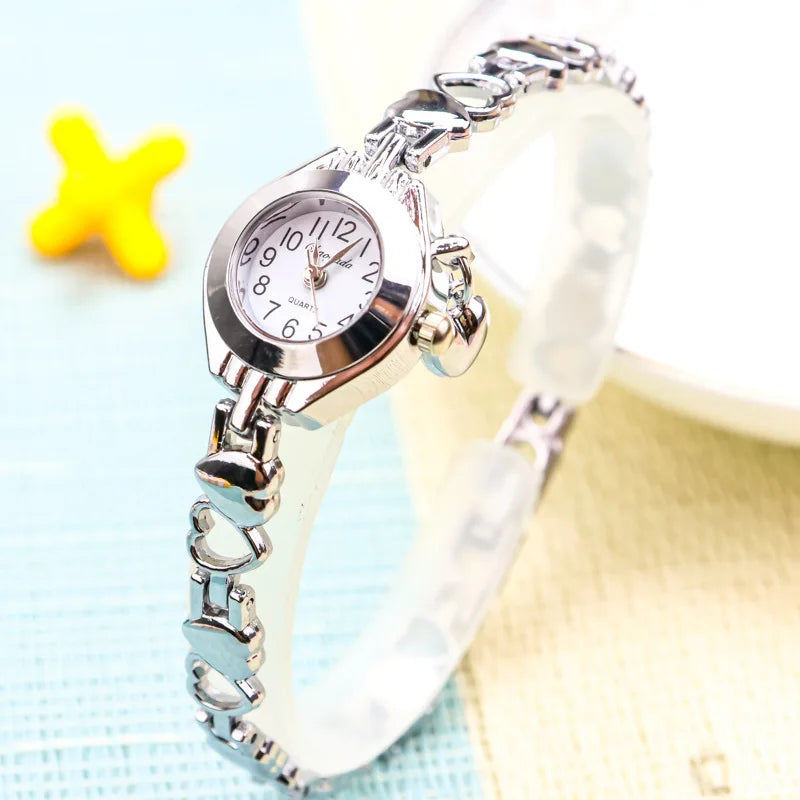 Hollow Out Heart Women Bracelet Watch Fashion Valentine's Day Gift Quartz Ladies' Clock Small Dial Delicate Woman Wristwatch