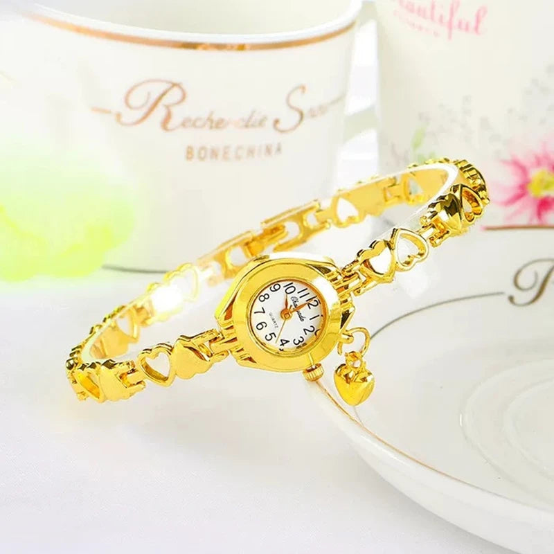 Hollow Out Heart Women Bracelet Watch Fashion Valentine's Day Gift Quartz Ladies' Clock Small Dial Delicate Woman Wristwatch