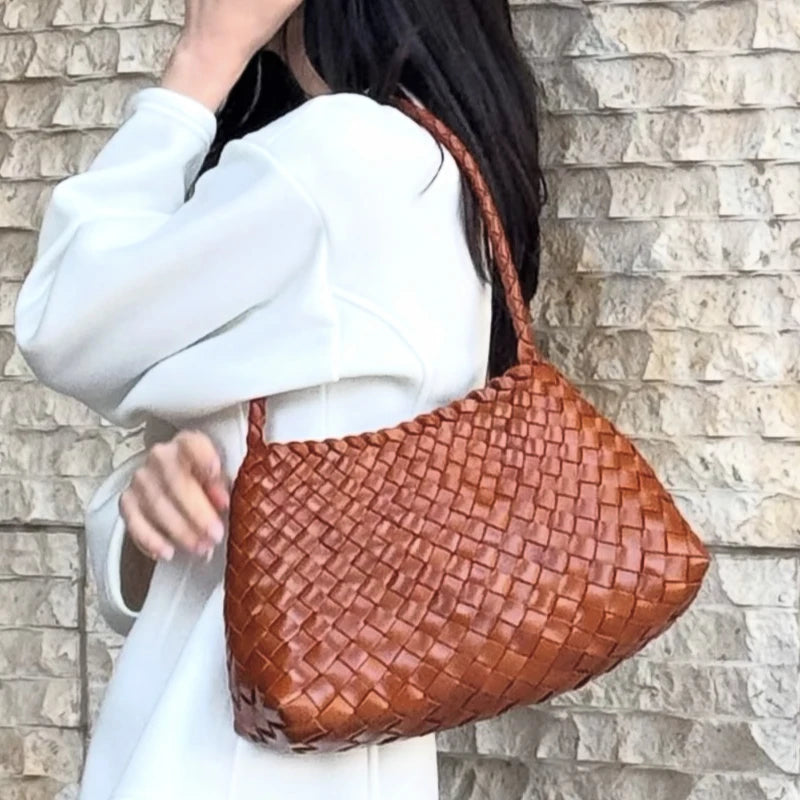 Classic Hand Woven Shell Bags For Women Luxury Designer Handbag and Purses 2025 New In PU With Inner Pocket Small Shell Shoulder