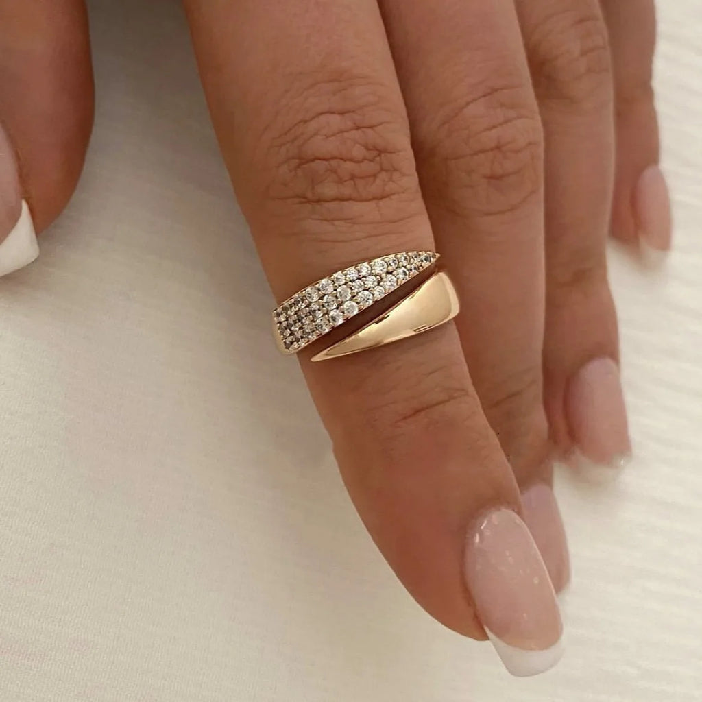2024 New Stainless Steel 18 K Gold Plated Sun Rings for Women Natural Stone Inlaid in Hollow Metal Texture Ring Trendy Jewelry