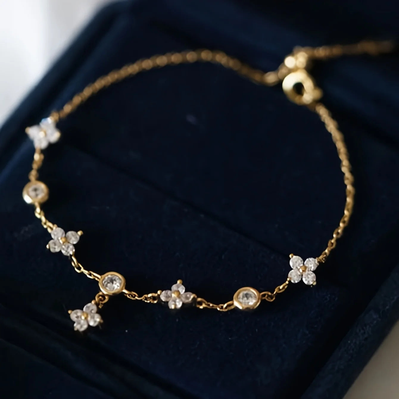 925 Sterling Silver Clover Design Ankle Bracelet for Women Dainty CZ Charm Chain Anklet Adjustable Lucky Flower Foot Jewelry