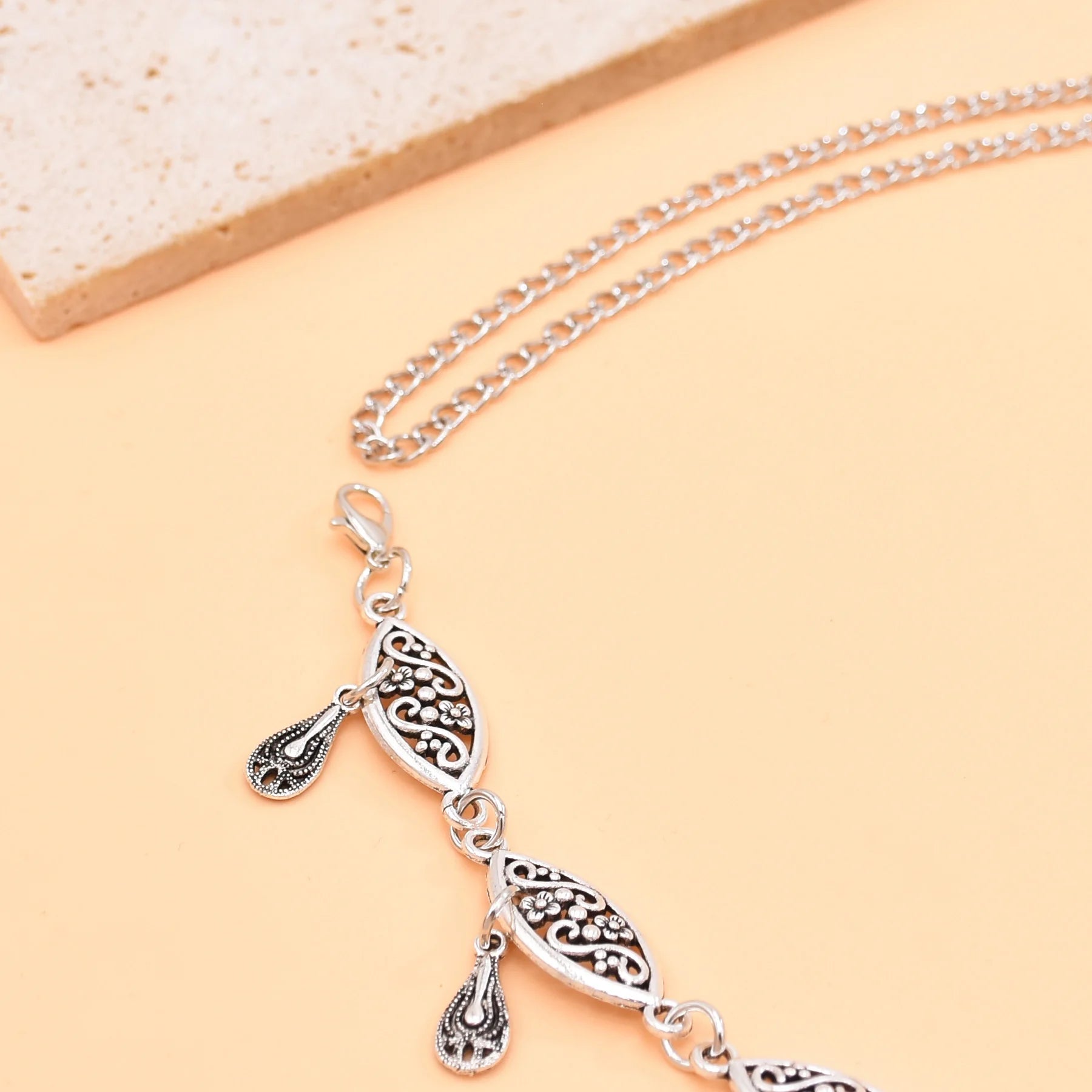 Retro Silvery Alloy Hollow Moon Pendant Forehead Headpiece for Women Boho Ethnic Indian Hippie Party Hair Accessories Jewelry