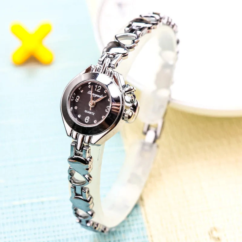 Hollow Out Heart Women Bracelet Watch Fashion Valentine's Day Gift Quartz Ladies' Clock Small Dial Delicate Woman Wristwatch