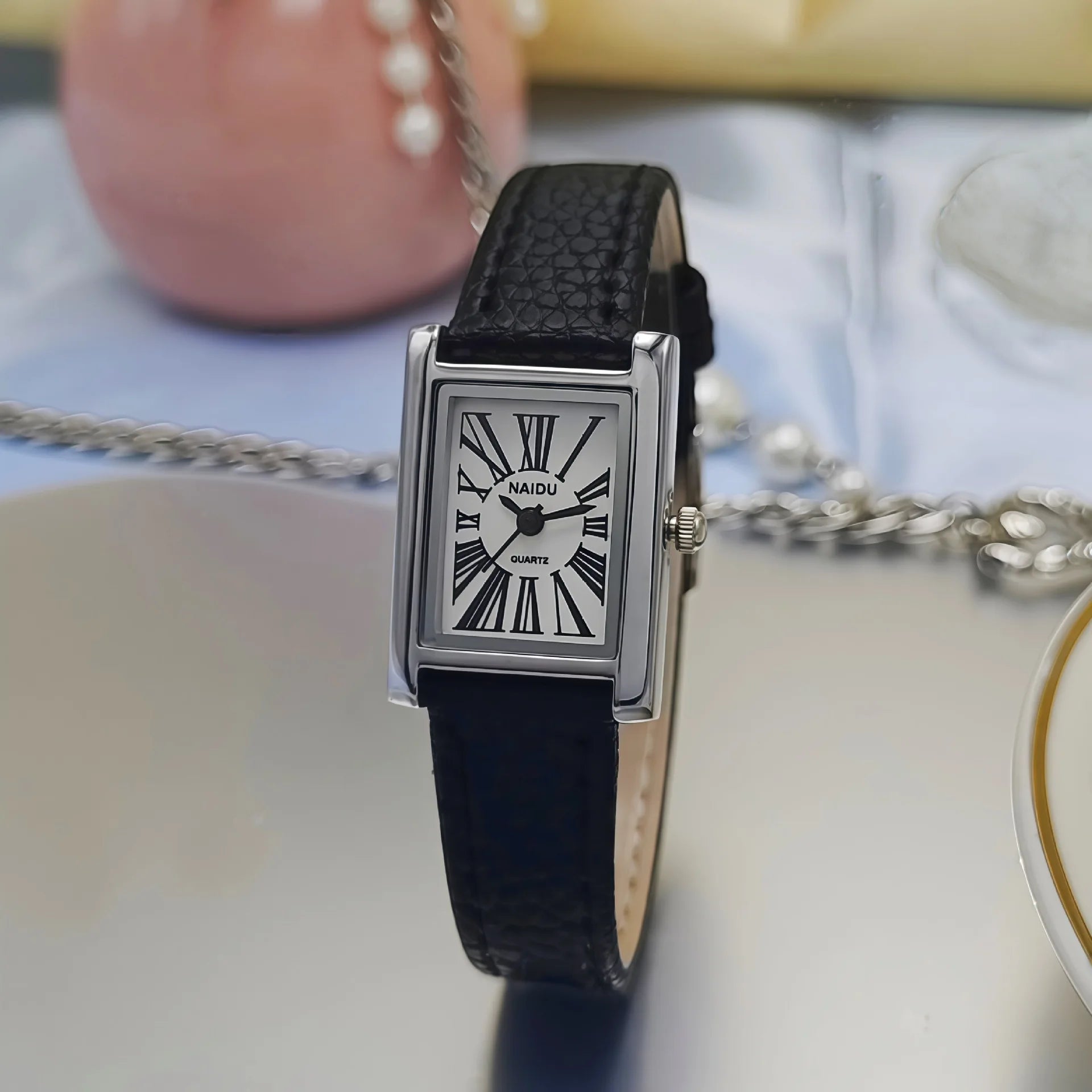 Fashion Women Quartz Wristwatches Simple Leather Strap Roman Dial Women's Watch Luxury Girl Gift Watches Hot Sale Reloj Mujer