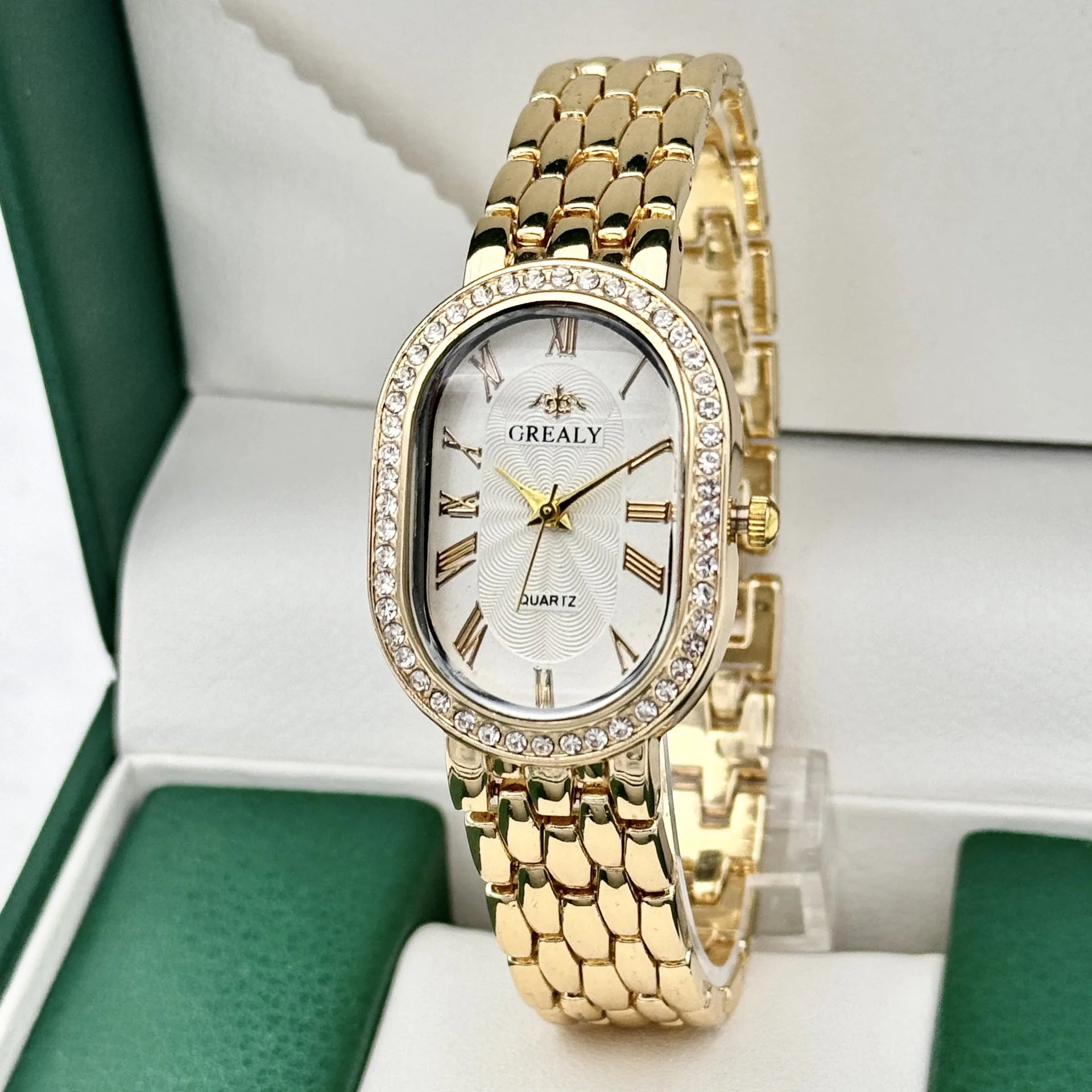 Ladies' Watches Fashionable Luxury Wrist Watch Diamond Encrusted Oval Roman Numeral Dial Quartz Watch Women's Clock